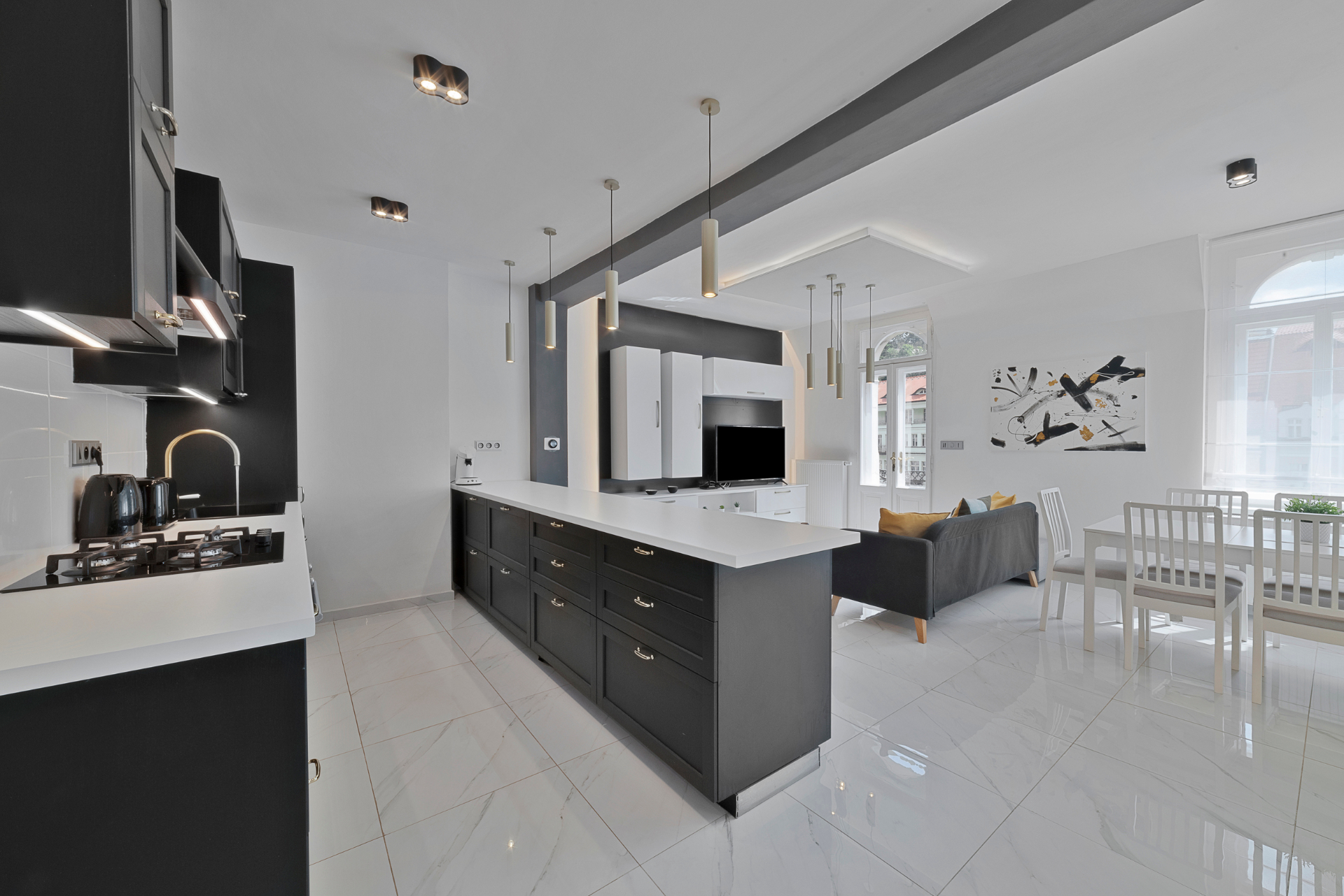 Mezonetový boutique apartmán v Karlových Varech — interiér
